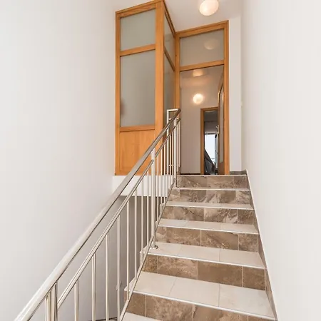 아파트 Petra S Bazenom, Rostiljem I Parkingom *