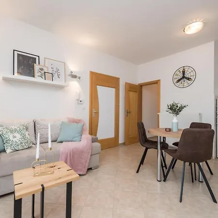 公寓 Petra S Bazenom, Rostiljem I Parkingom