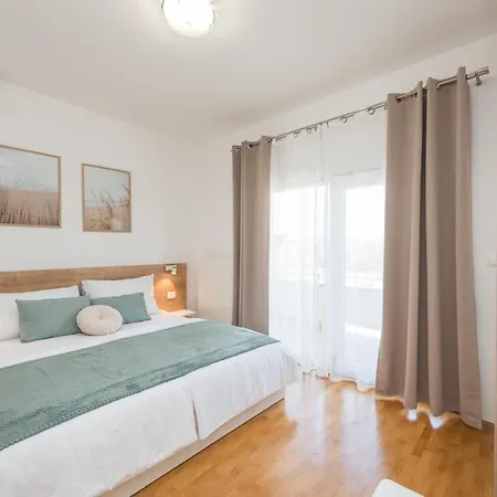 公寓 Petra S Bazenom, Rostiljem I Parkingom