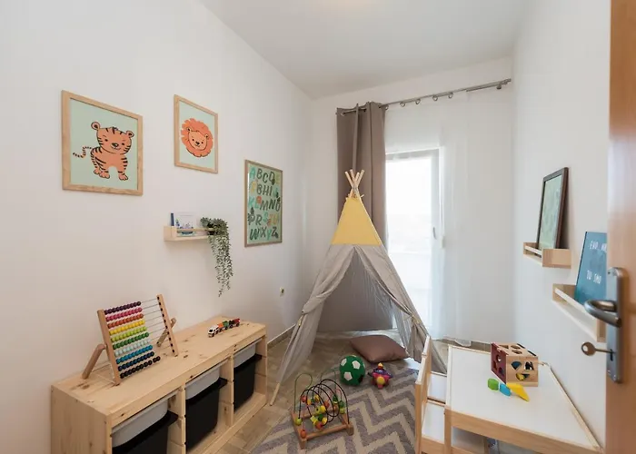 Appartement Petra S Bazenom, Rostiljem I Parkingom *