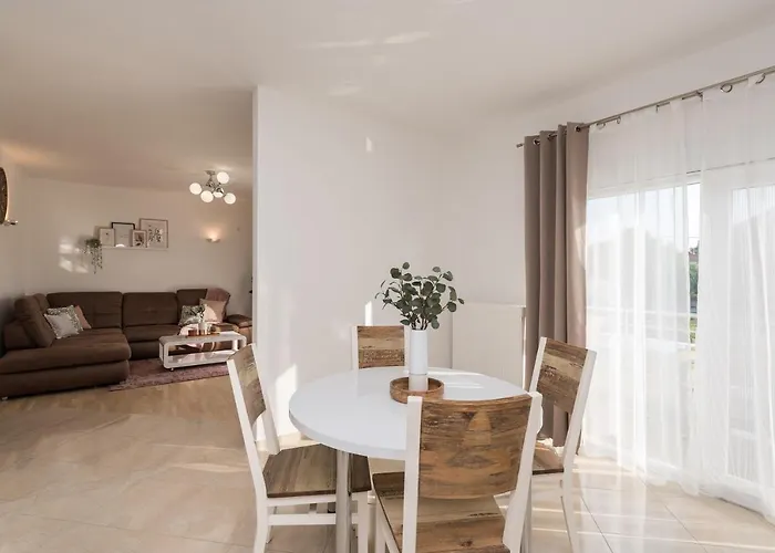 Appartement Petra S Bazenom, Rostiljem I Parkingom